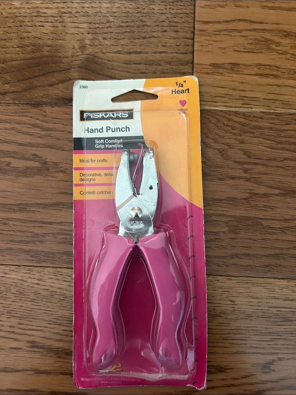 Pink Hand Punch - 1/4" Heart - Fiskars